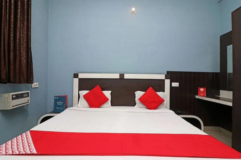 OYO 29127 Hotel Crown Tower