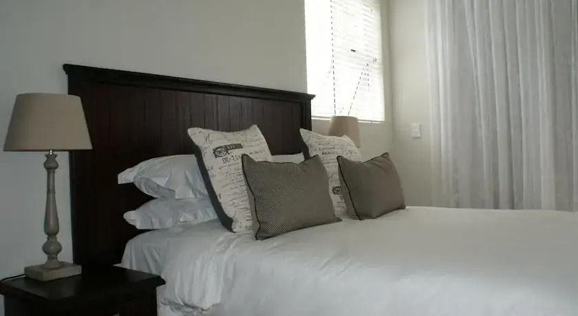 Bateleur Guesthouse