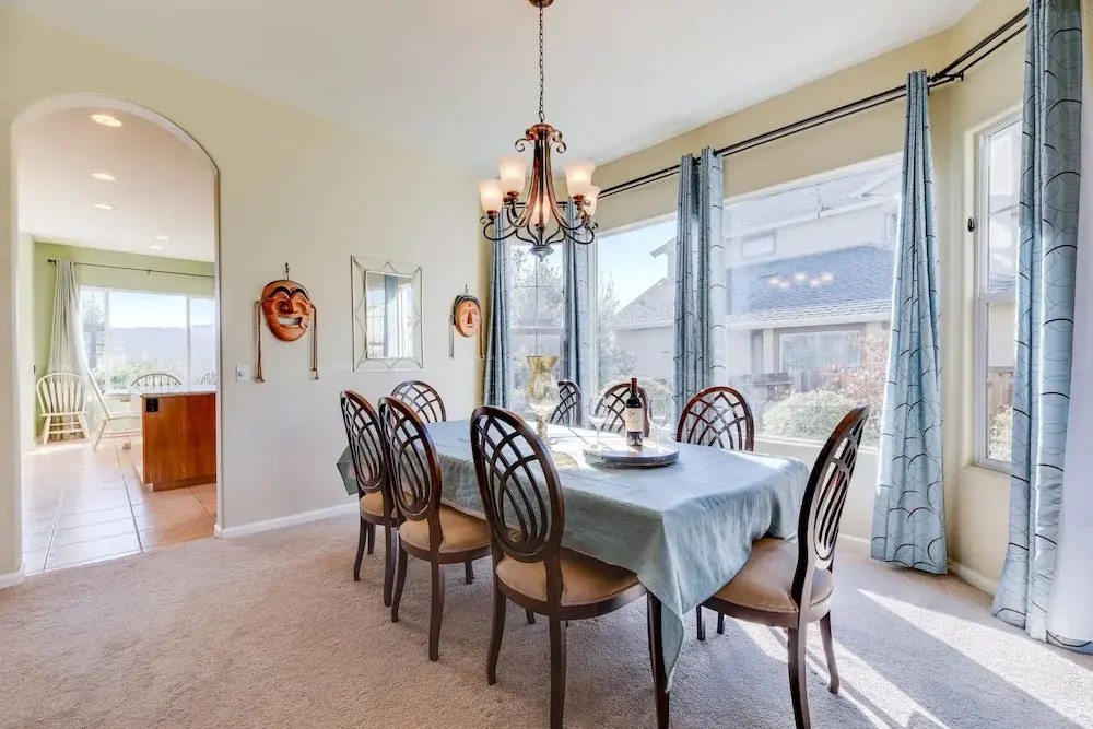 Wine-tasting, Light-filled And Kid-friendly House 5 Bedroom Home by Redawning