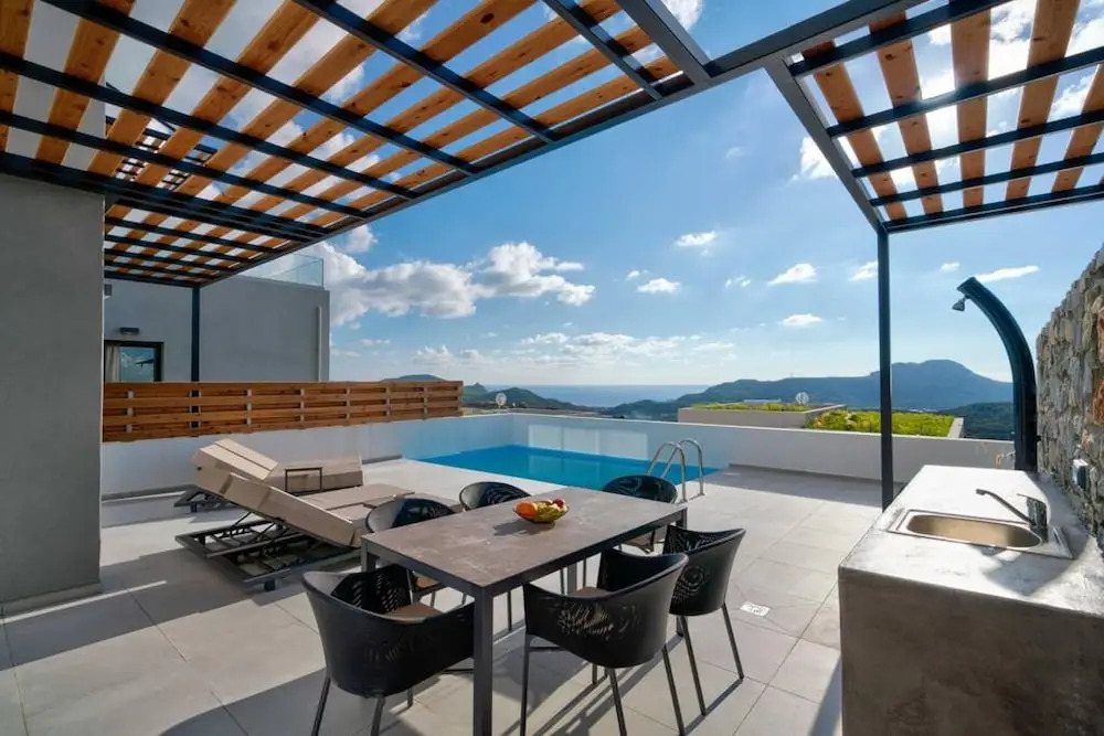 Villa Saturday in Foinikas