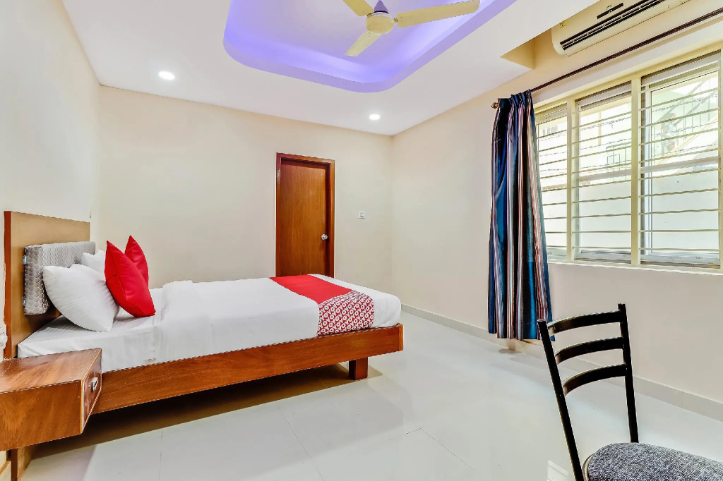 Capital O 49646 Hotel Champion Paradise