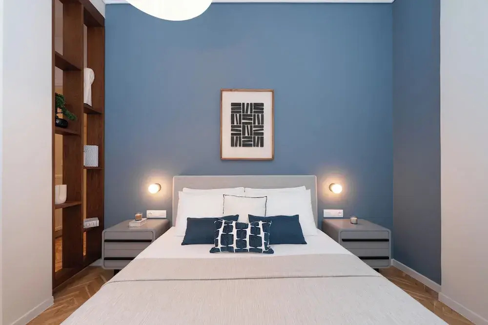 Spacious & Stylish Athens Apartment - Walk To Metro