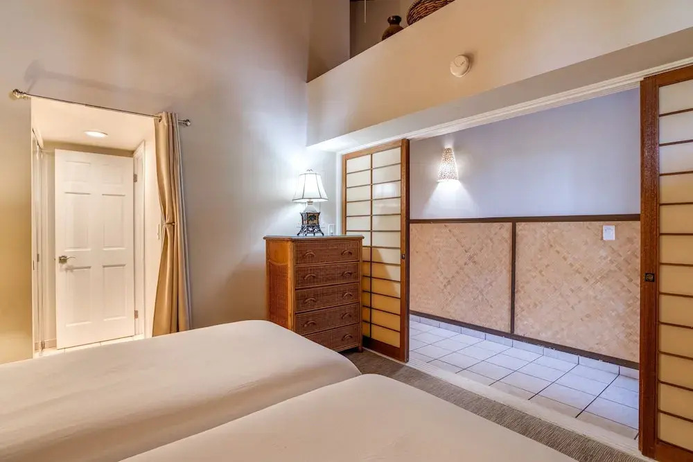 Hale Mahina #b403 2 Bedroom Condo by RedAwning