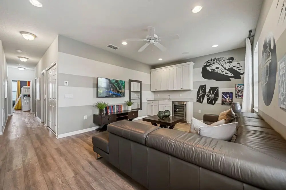 Spacious Home w/ Private Pool/spa! Sleeps 21