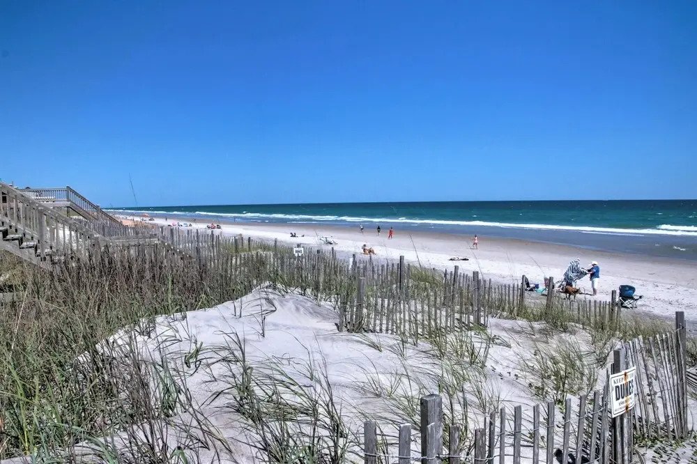 Updated Family Getaway: Walk to Sea Haven Beach!