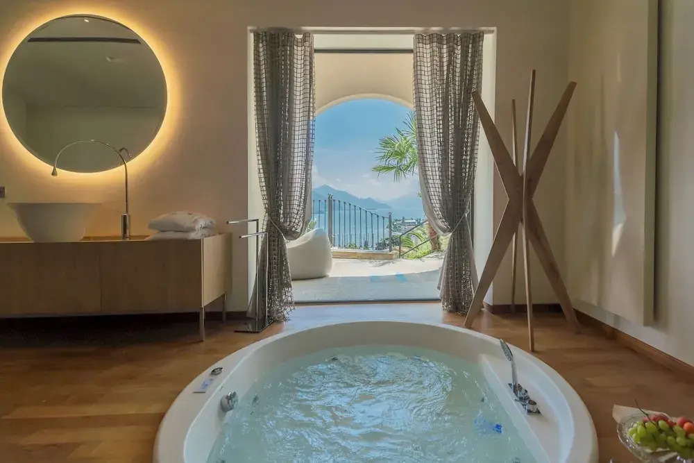 Villa Donatella - Lake Como Infinity Pool & Private Spa