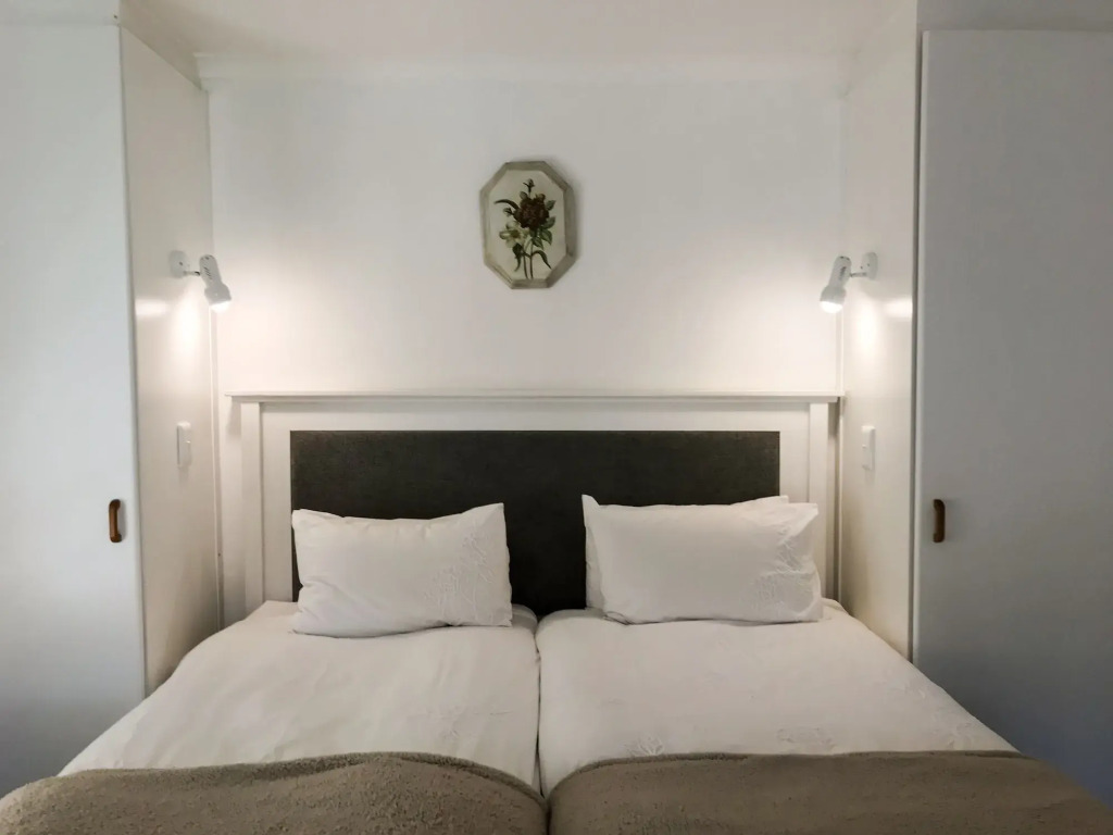 Howards End Manor B&B