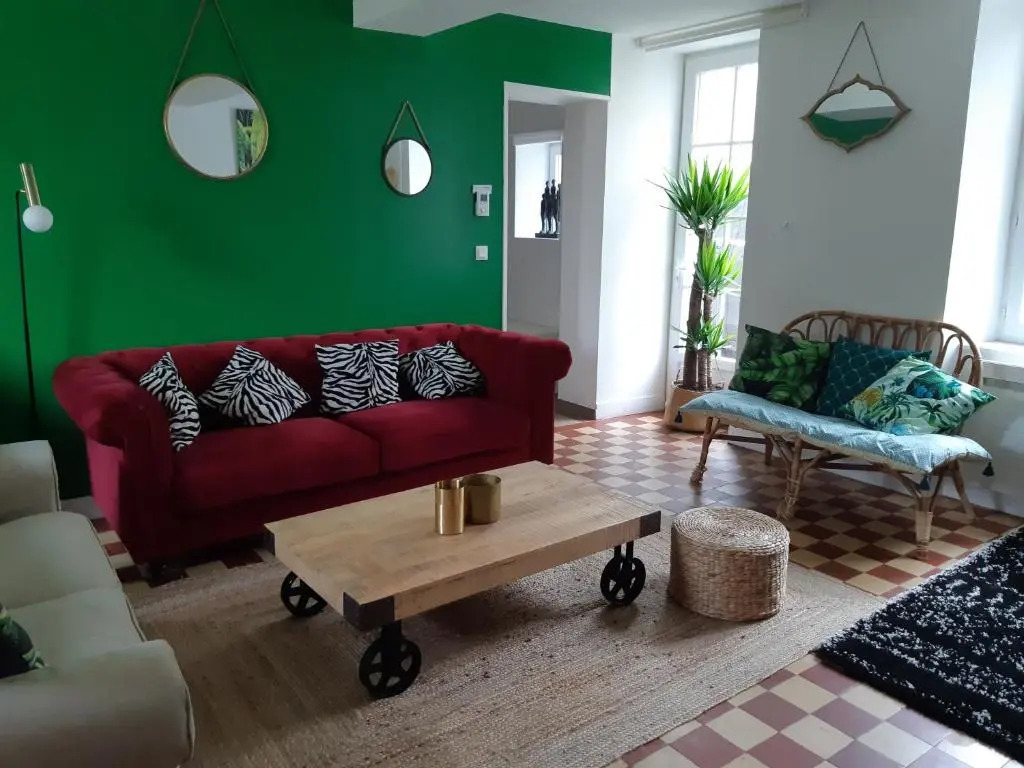 Maison avec jardin, près plages du débarquement, table ping pong, à 800 m d' Omaha beach adaptée jeunes enfants
