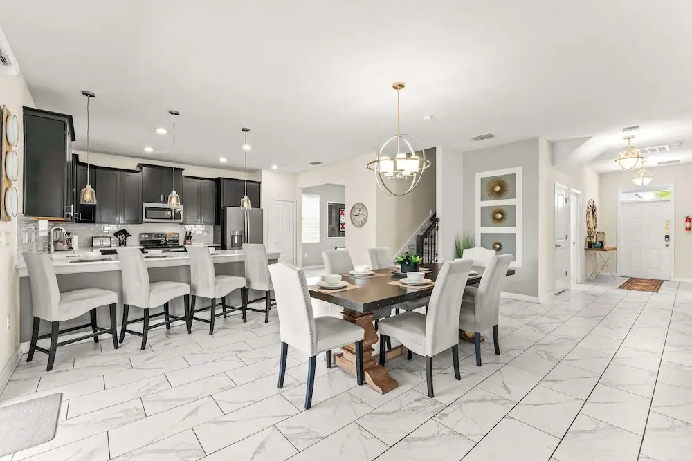 Resort Vibes At Championsgate - Home for 14 With Private Lanai