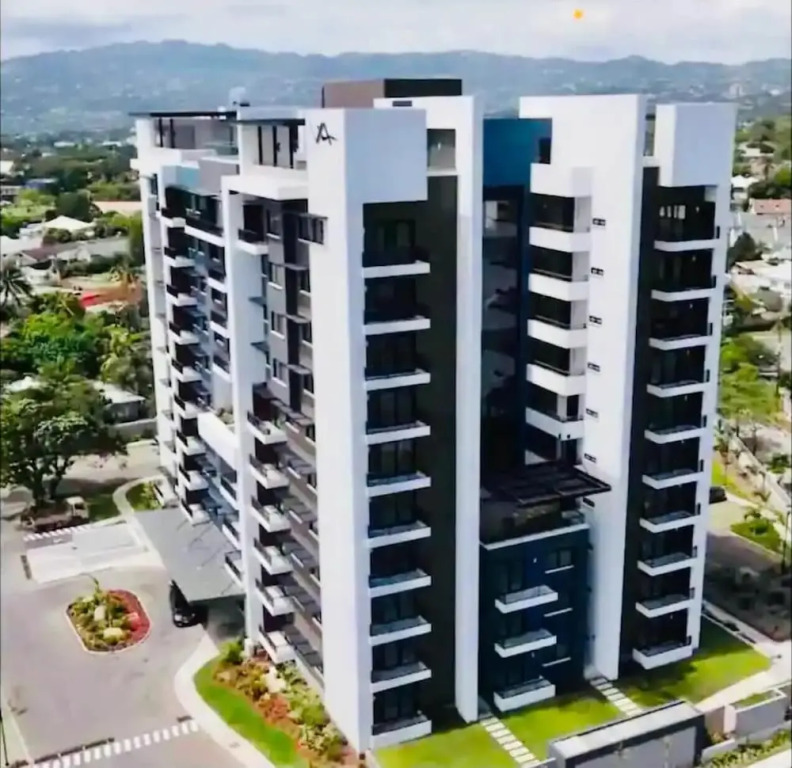 2bed Apartment - Pool, Garden, Parking