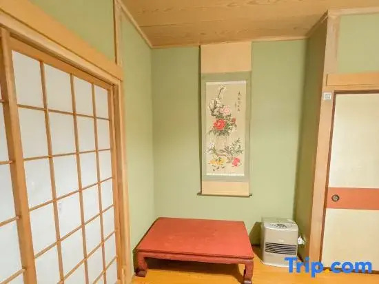 Private hot spring! Private house! Free movie!
