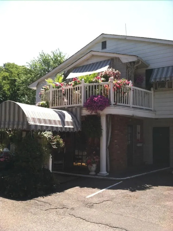 Holly Hill Motel