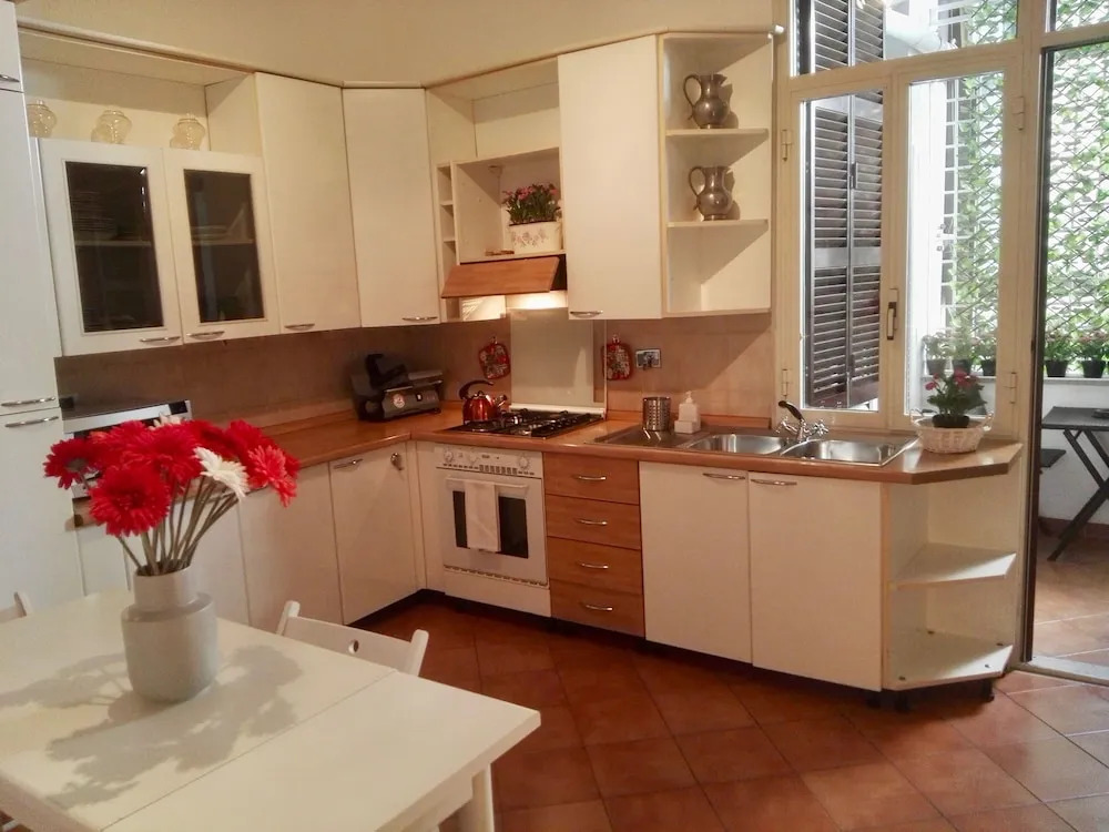Travel & Stay - Cappellari