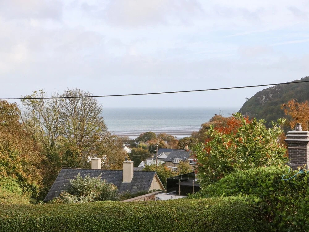 2 Argoed