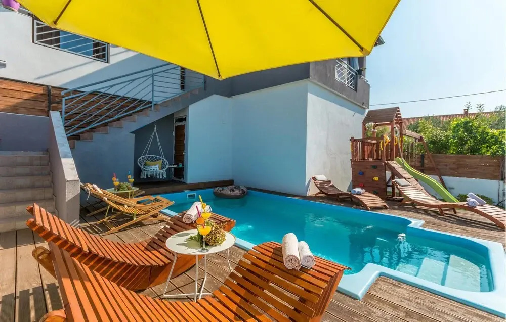 Stunning Home in Tinj With 3 Bedrooms, Wifi and Outdoor Swimming Pool