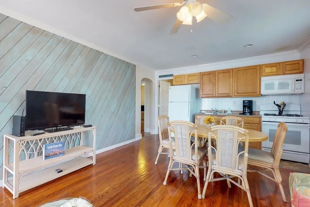 The Beach House on 10th