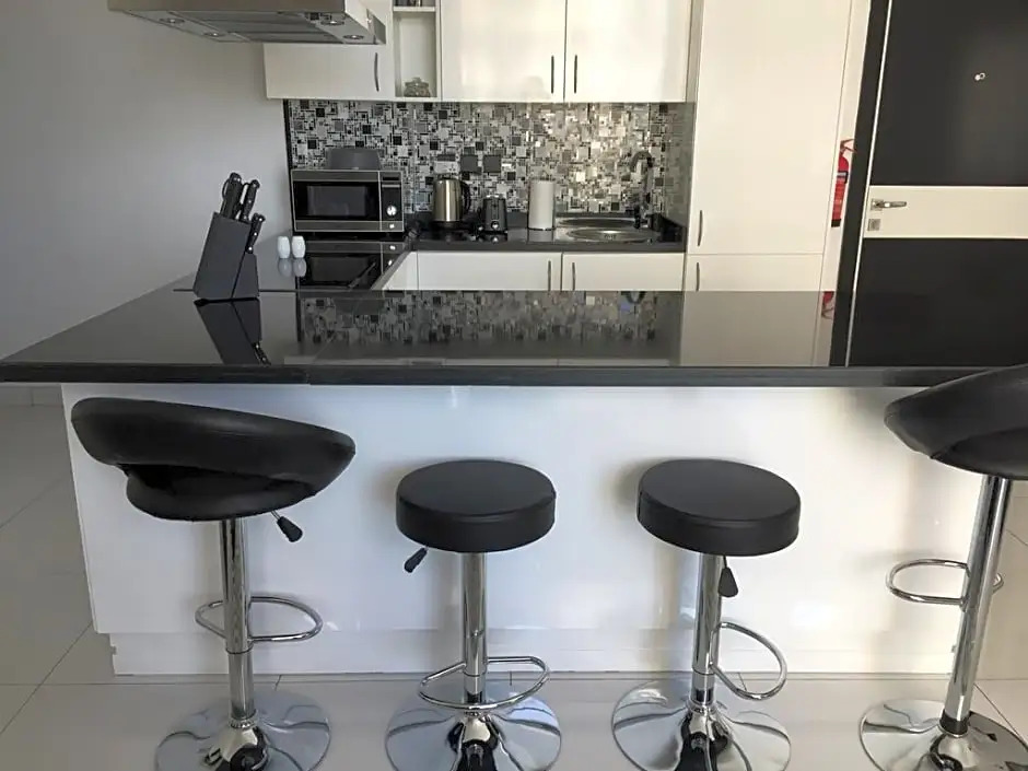 Espace Holiday Homes - Giovanni Boutique Suites 6