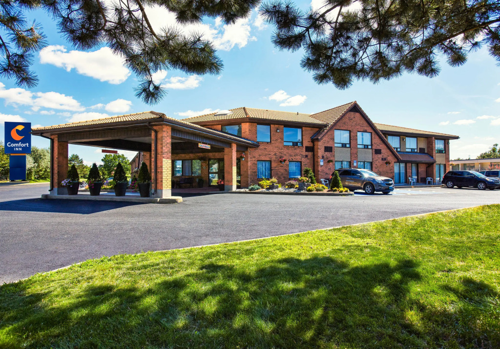 Comfort Inn Kingston - Highway 401