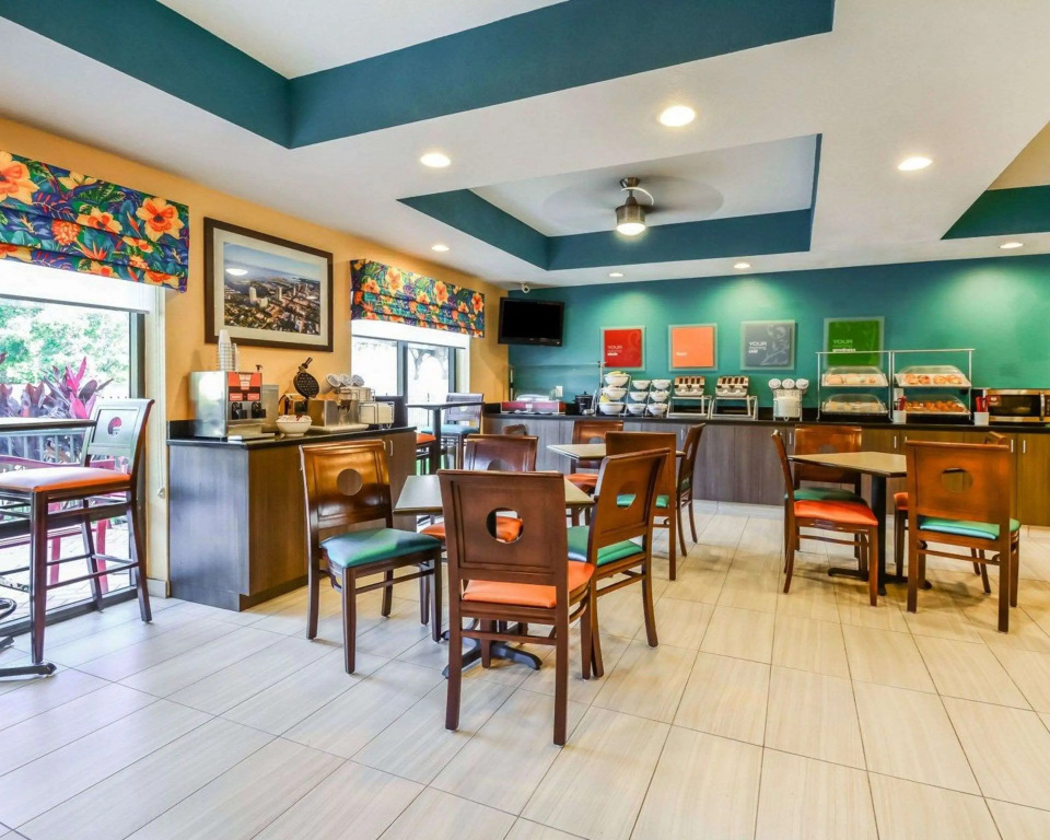 Comfort Suites Tampa - Brandon