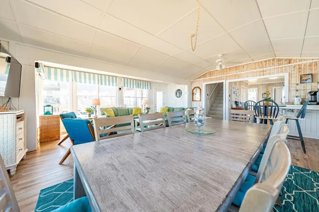 York - Duck, Carolina Dunes, Oceanfront, Ocean View, Hot Tub, Large Decks, Pets OK