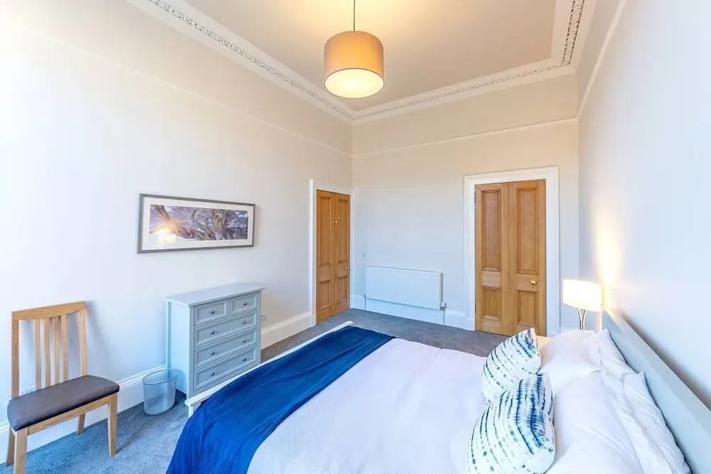Wonderful Luxury West End Apartment