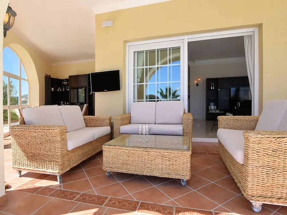 Gorgeous Villa in Benalmádena with Hot Tub & Pool