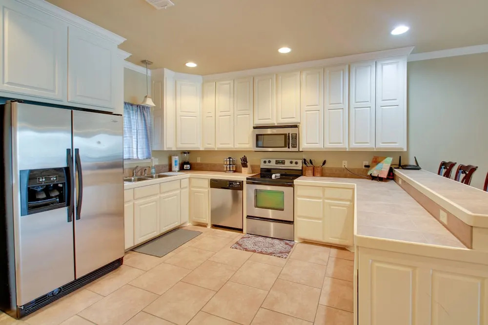 Pool & Lake Hamilton Access: Hot Springs Condo!