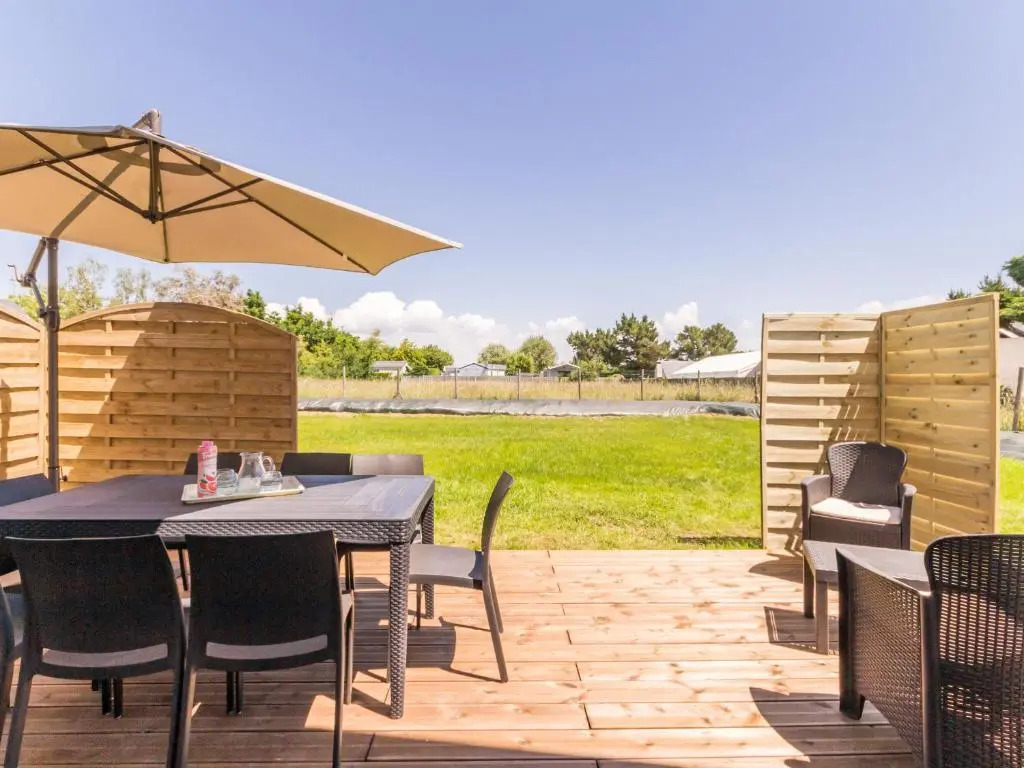 Maison moderne à 100m de la mer avec jardin clos, garage, WiFi, proche camping avec commerces, animaux OK - FR-1-306-1205