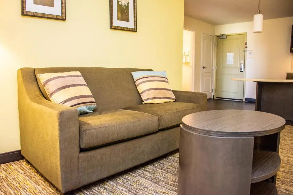 Candlewood Suites Overland Park W 135th St by IHG