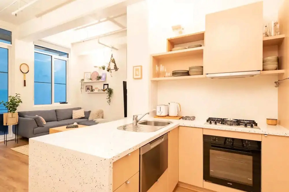 Beautiful 1 Bedroom Apartment Next to Southern Cross Station