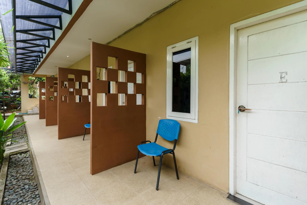 RedDoorz near RS Mitra Keluarga Depok