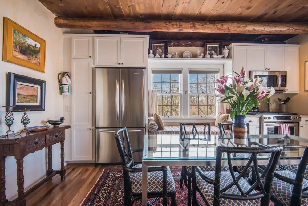 El Caminito - Magnificent East Side Home, Flooded With Light