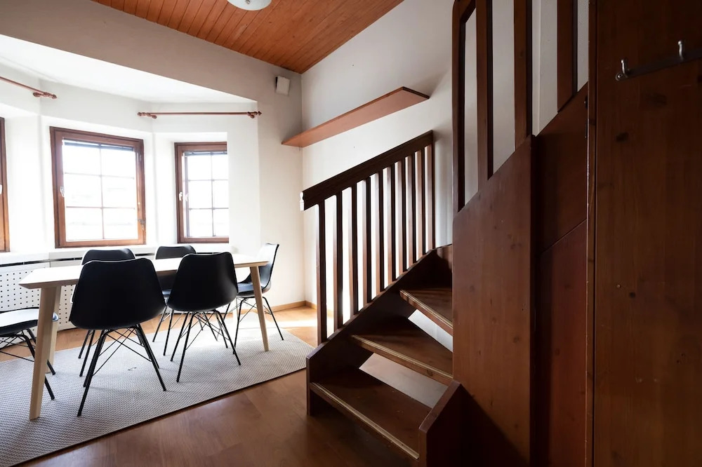 2ndhomes 2-Story Penthouse w Balcony