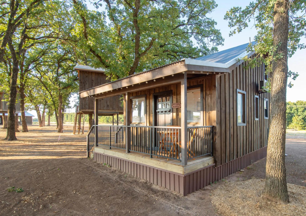 The Goldfinch Cabin (15 MIN to Magnolia & Baylor)