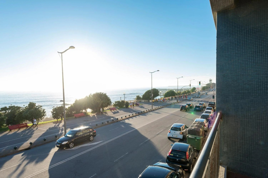Foz Beach Apartment w Sea Views by LovelyStay