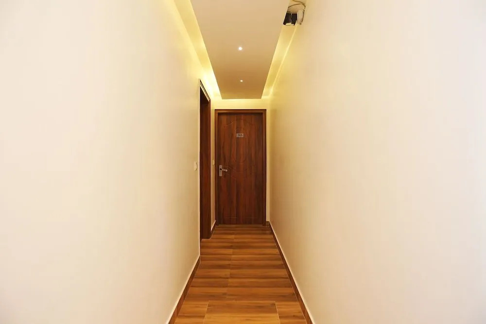 OYO 10076 Hotel Skylark