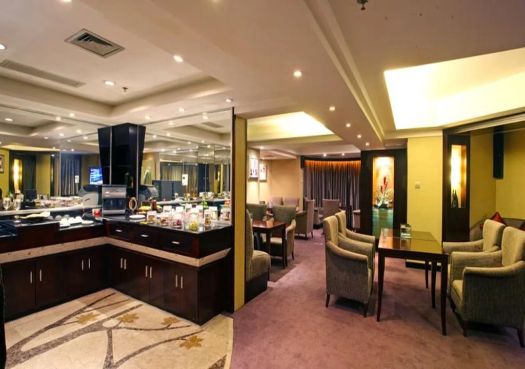 Royal Suites & Towers