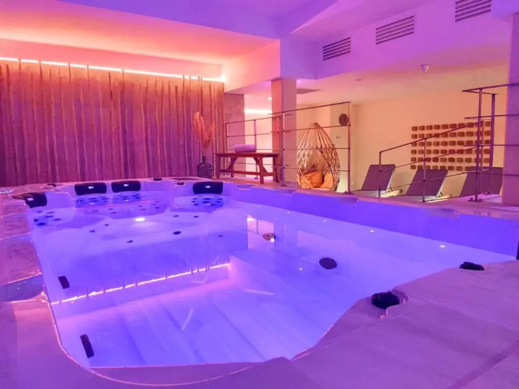 Eco-Domaine La Fontaine - HOTEL-SPA - 300m Plage de la Fontaine aux Bretons