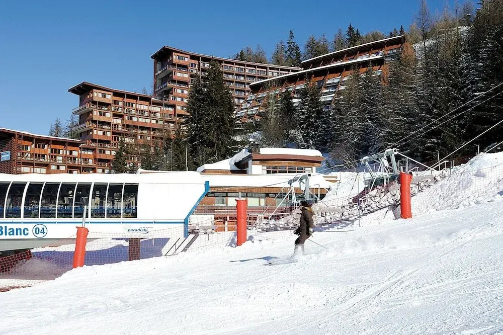 Skissim Premium - Résidence Le Roc Belle Face 4*by Travelski