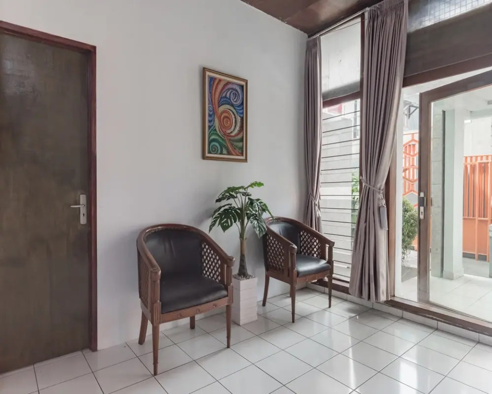 RedDoorz Syariah near Taman Kota Kuningan