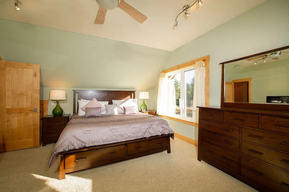 Schooner Creek Retreat 4 Bedrooms 4 Bathrooms Home