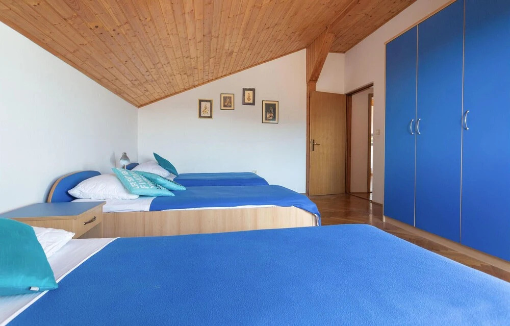 Nice Apartment in Petrcane With Wifi and 2 Bedrooms