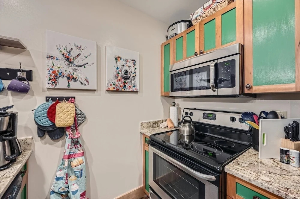 2225 Red Hawk 2 Bedroom Condo by RedAwning