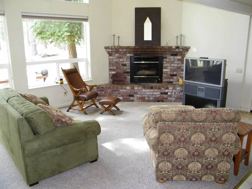 Slippery Slope Chalet by Lake Tahoe Accommodations