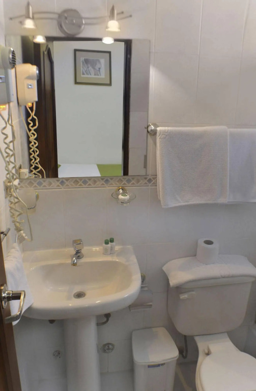 Hotel Castell - Cerca Del Aeropuerto