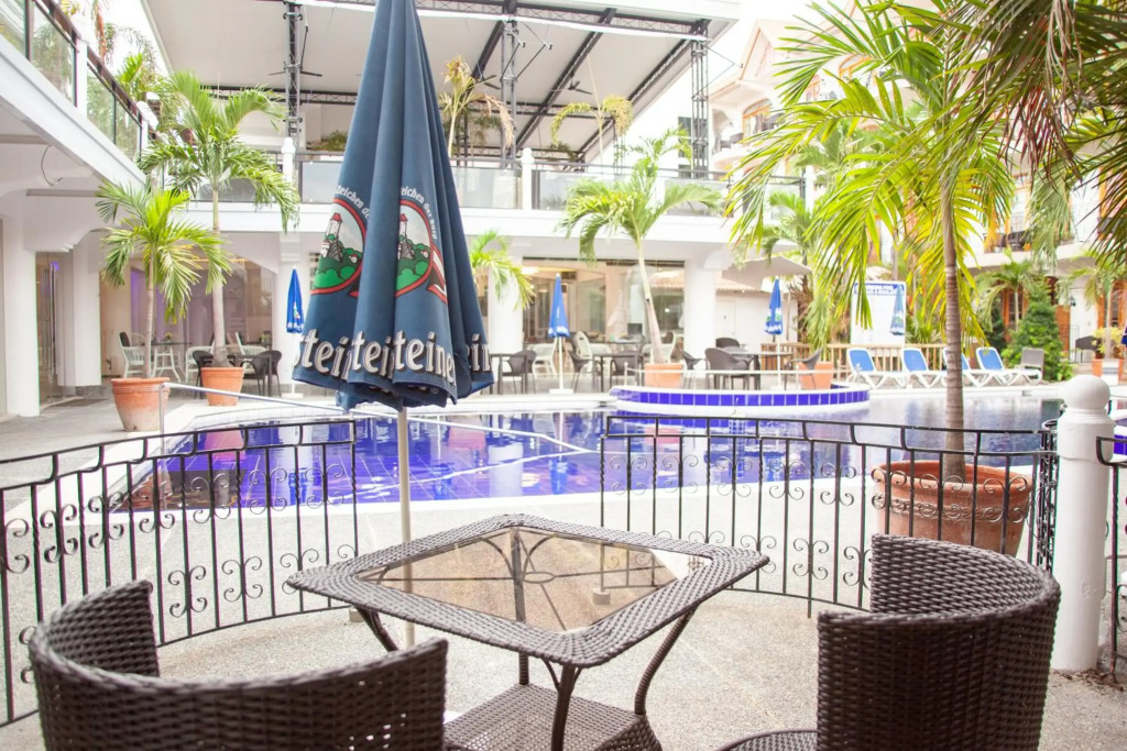 Clarkton Hotel Apartment