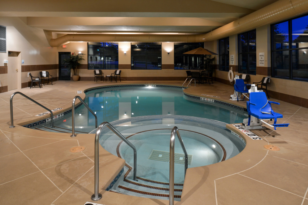 Holiday Inn Express Hotel & Suites Milwaukee-New Berlin by IHG