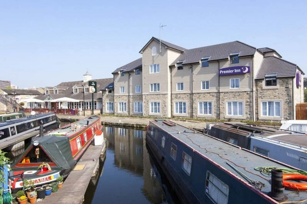 Premier Inn Huddersfield Central