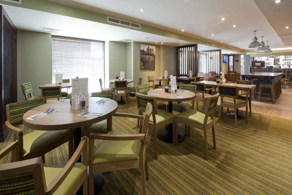 Premier Inn Edinburgh City Centre(York Place)
