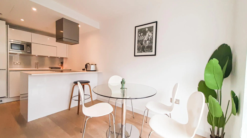 Luxurious One Bed w Balcony in Heart of Shoreditch